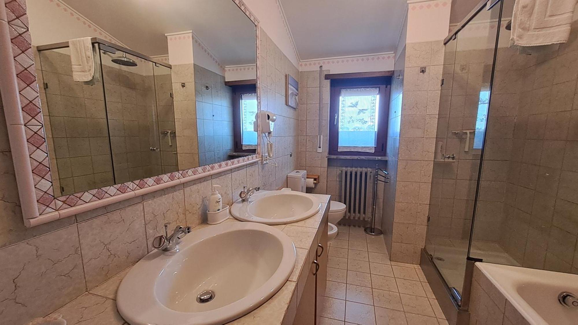 Colleoni'S Lodge Casa Vacanze Con 2 Appartamenti فيرديلّينو الغرفة الصورة